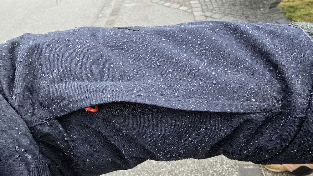 Een wintersportjas voor alle weertypes.